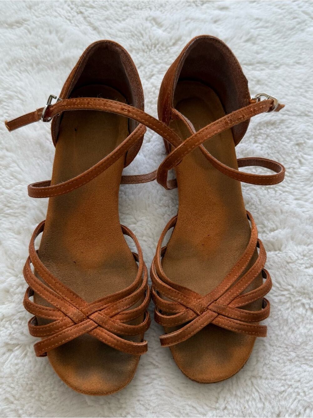 Girls dancing shoes size 6